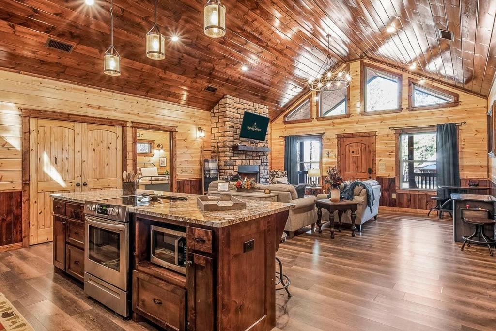 Large Luxury 2Br Cabin W Hot Tub Double Trouble Was Designed For Fun Comfort And Memories Minutes From Buzzling Hochatown And Beautiful Beaver Bend State Park Брокен-Боу Экстерьер фото