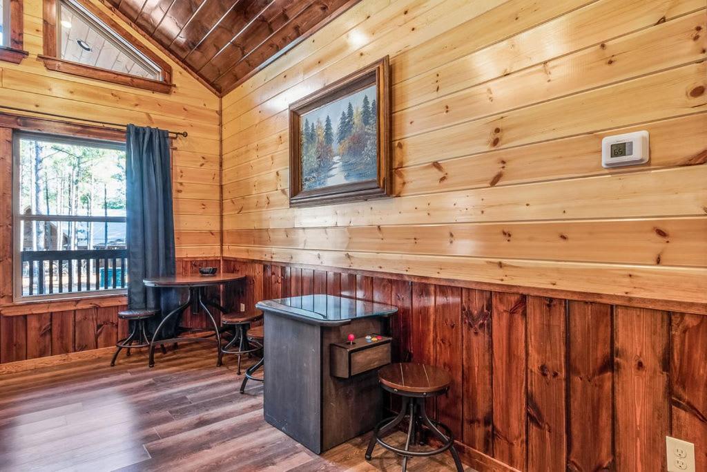 Large Luxury 2Br Cabin W Hot Tub Double Trouble Was Designed For Fun Comfort And Memories Minutes From Buzzling Hochatown And Beautiful Beaver Bend State Park Брокен-Боу Экстерьер фото