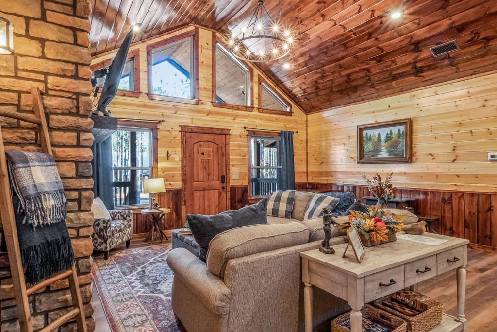 Large Luxury 2Br Cabin W Hot Tub Double Trouble Was Designed For Fun Comfort And Memories Minutes From Buzzling Hochatown And Beautiful Beaver Bend State Park Брокен-Боу Экстерьер фото
