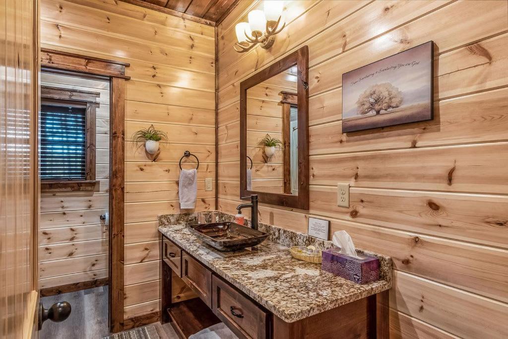 Large Luxury 2Br Cabin W Hot Tub Double Trouble Was Designed For Fun Comfort And Memories Minutes From Buzzling Hochatown And Beautiful Beaver Bend State Park Брокен-Боу Экстерьер фото
