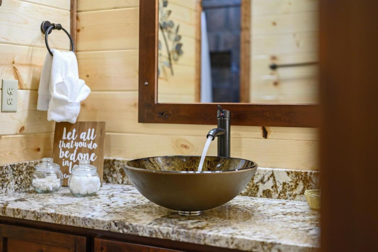 Large Luxury 2Br Cabin W Hot Tub Double Trouble Was Designed For Fun Comfort And Memories Minutes From Buzzling Hochatown And Beautiful Beaver Bend State Park Брокен-Боу Экстерьер фото